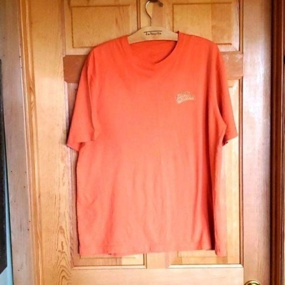 Tommy Bahama Graphic Logo Puffin Pub Toucan Short Sleeve Sz. L T-shirt